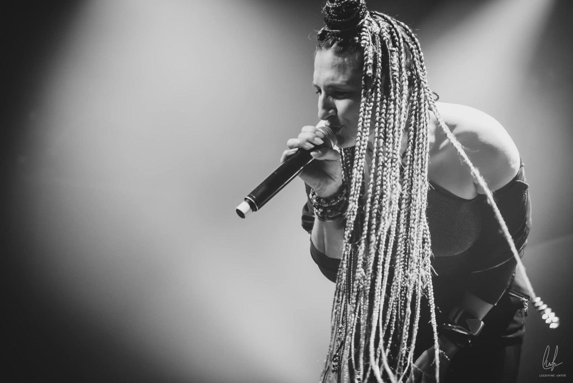 delphine_live_01.jpg