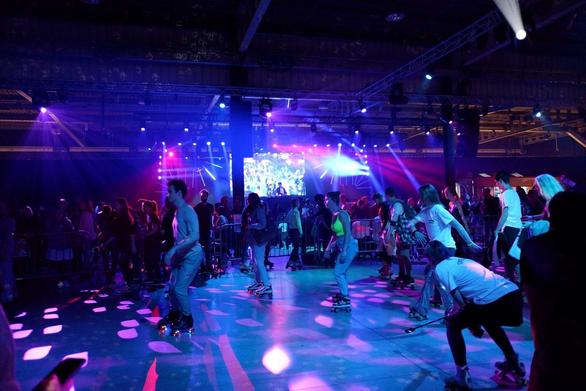 04_roller_disco_patine_slide.jpg