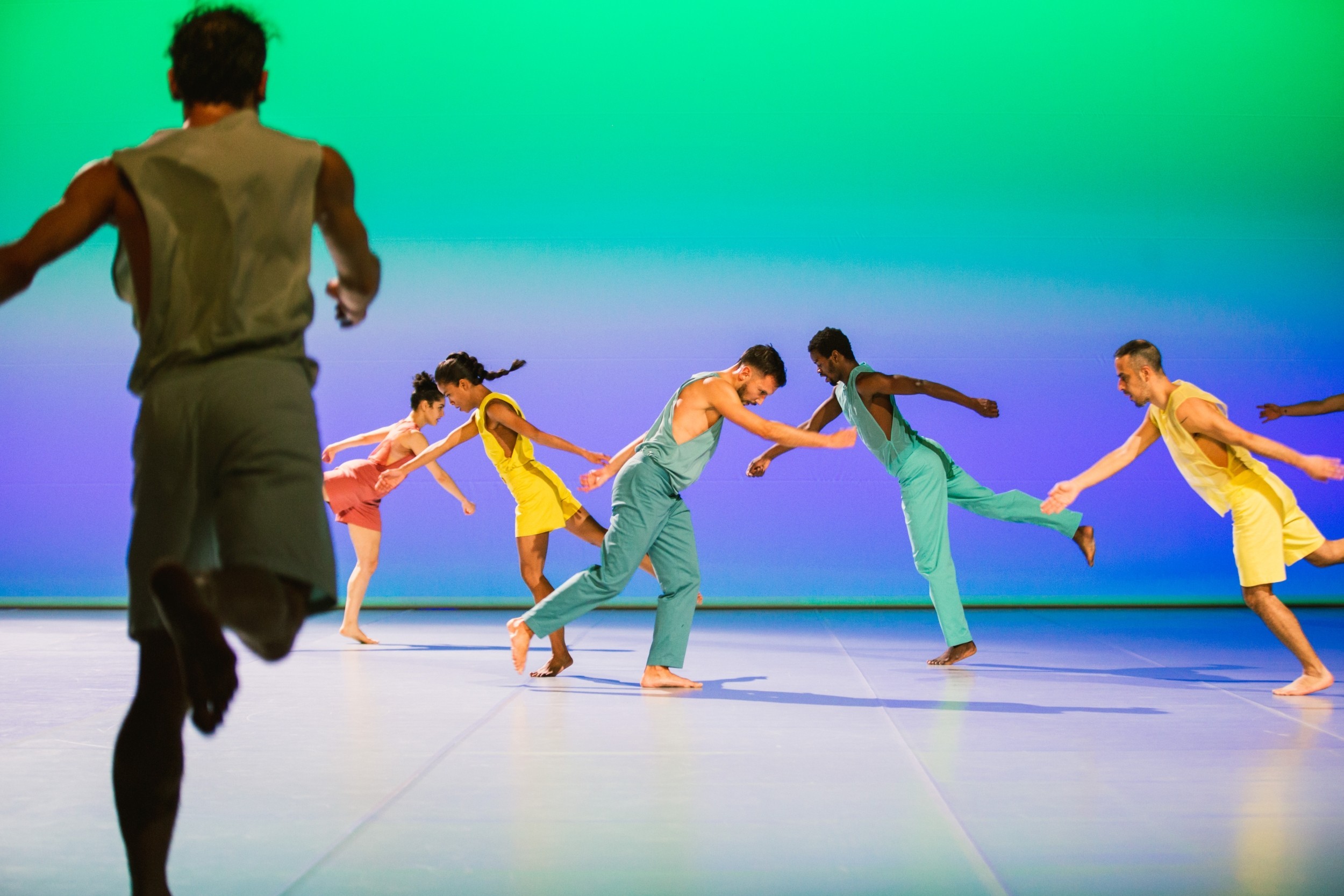 in_c_sasha_waltz_guests_terry_riley_ensemble_yanina_isla_0603.jpg