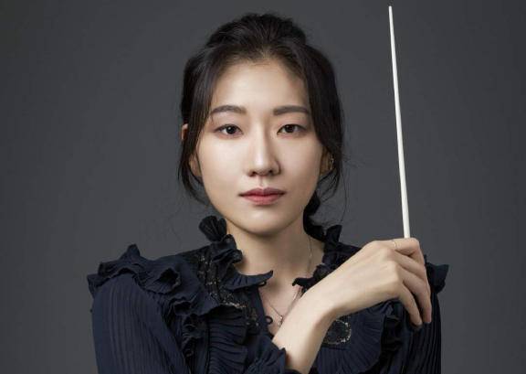 portrait4_ahn_compressed.png