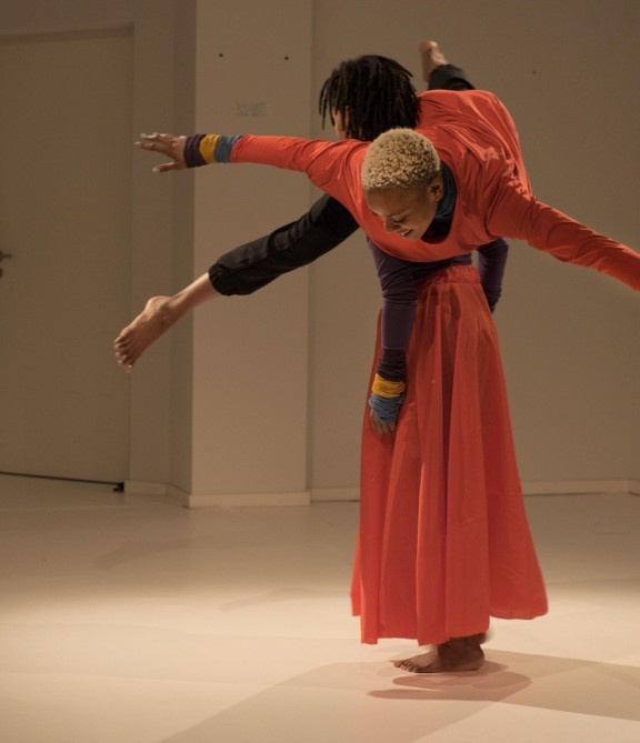 2025_10_22_flip_flop_nasheeka_nedsreal_theater_o.n._3_seances_foto_ze_769_de_paiva_kathleen_kunath_1_20250219_135503.jpeg