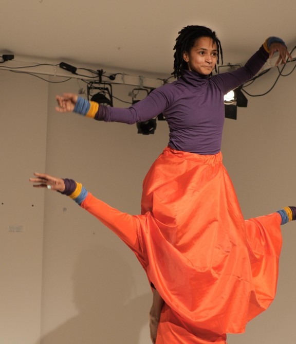2025_10_22_flip_flop_nasheeka_nedsreal_theater_o.n._3_seances_foto_ze_769_de_paiva_kathleen_kunath_2_20250219_135800.jpeg