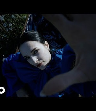 Silly Boy Blue - Sparks (Clip officiel)