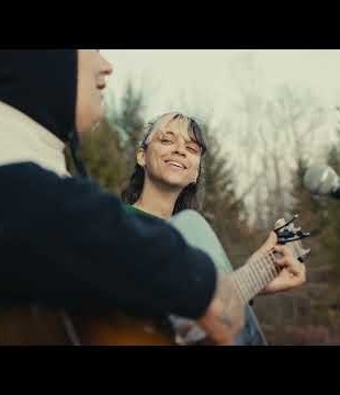 Safia Nolin & Pomme at Lac de l'Aqueduc for hinter live